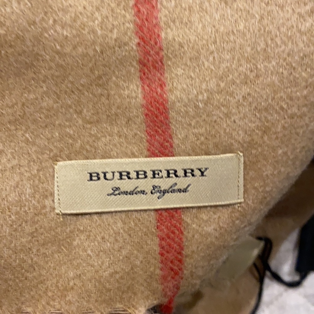 Burberry EKD Giant Check Cashmere Scarf NWT - Picture 5 of 6